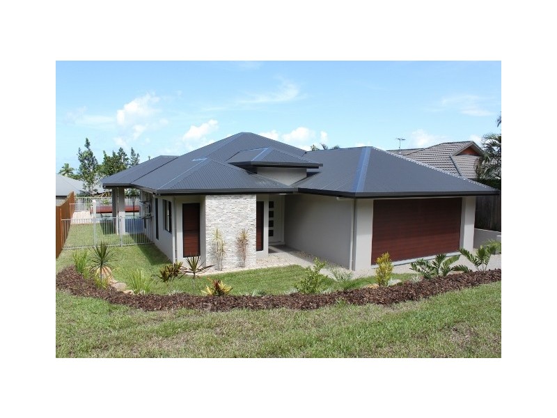 8 Retreat Close, Palm Cove QLD 4879