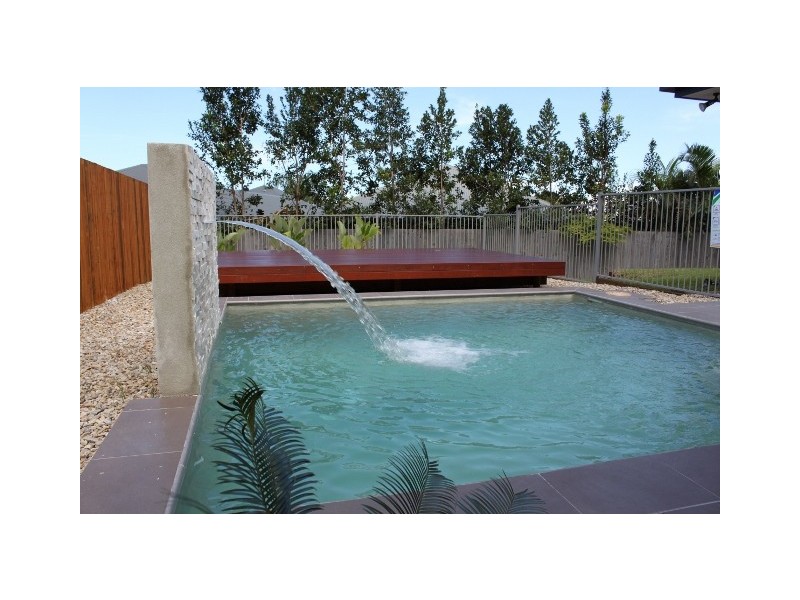 8 Retreat Close, Palm Cove QLD 4879