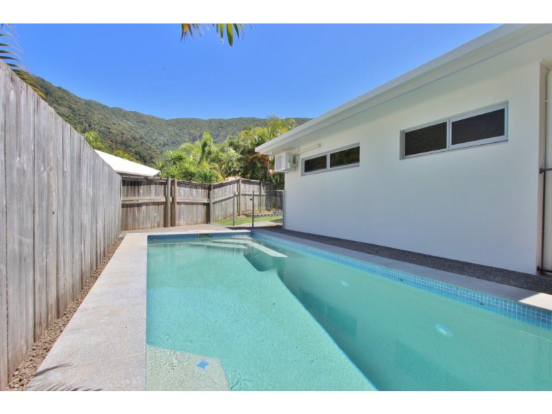 6 Sago Close, Palm Cove QLD 4879