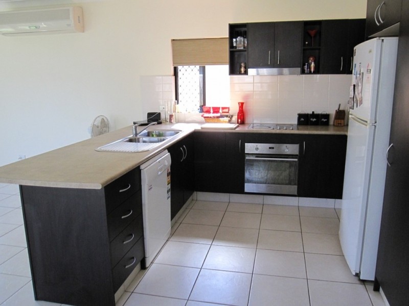 11 Hetherton Street, Smithfield QLD 4878