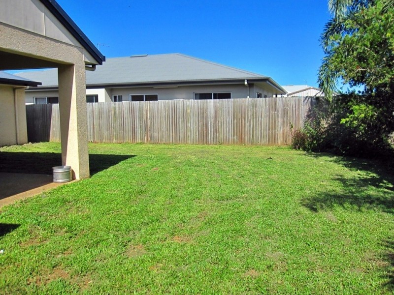 11 Hetherton Street, Smithfield QLD 4878