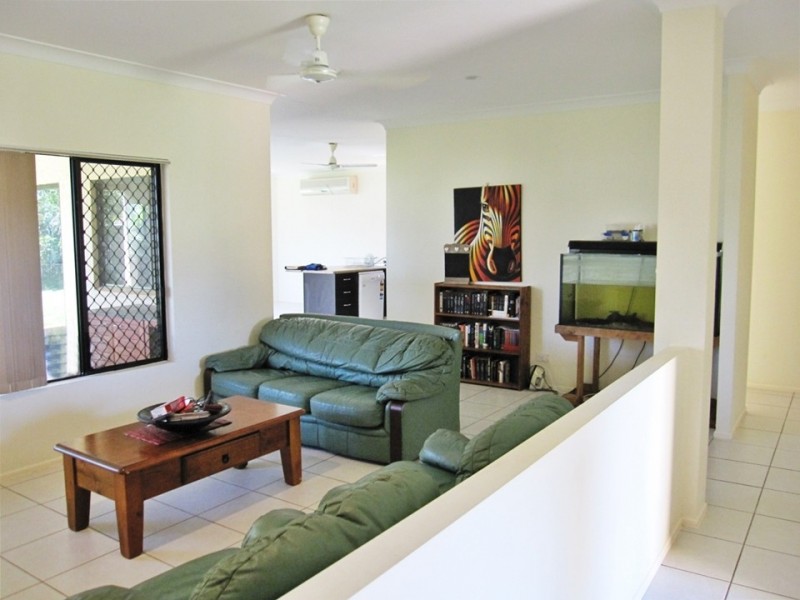 11 Hetherton Street, Smithfield QLD 4878