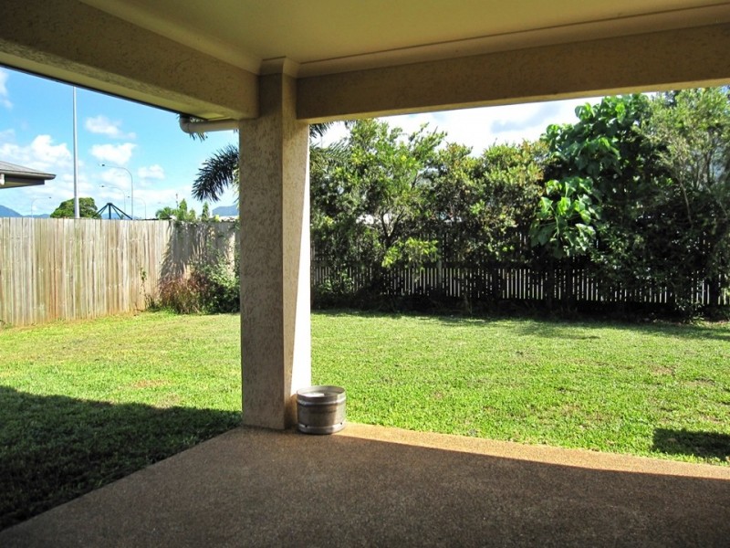 11 Hetherton Street, Smithfield QLD 4878