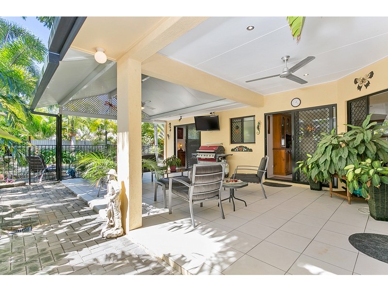 8 Tydeman Crescent, Clifton Beach QLD 4879