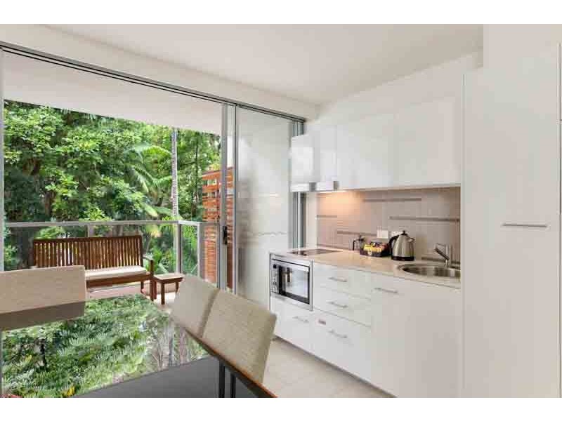 4202 Williams Esplanade, Palm Cove QLD 4879