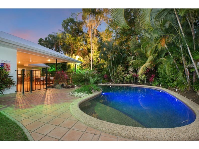 Clifton Beach QLD 4879