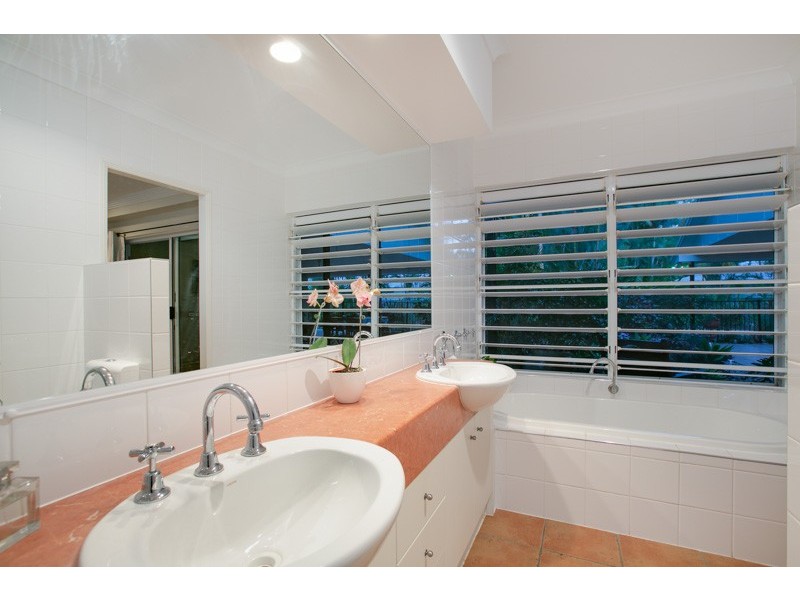 Clifton Beach QLD 4879