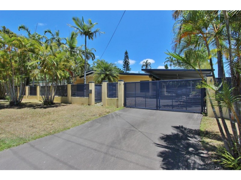 8 Baines Street, Clifton Beach QLD 4879