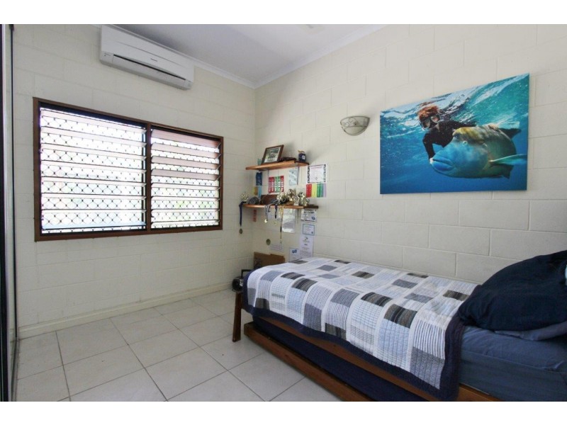 8 Baines Street, Clifton Beach QLD 4879