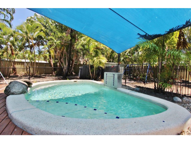 8 Baines Street, Clifton Beach QLD 4879