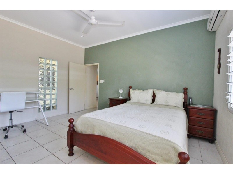 8 Baines Street, Clifton Beach QLD 4879