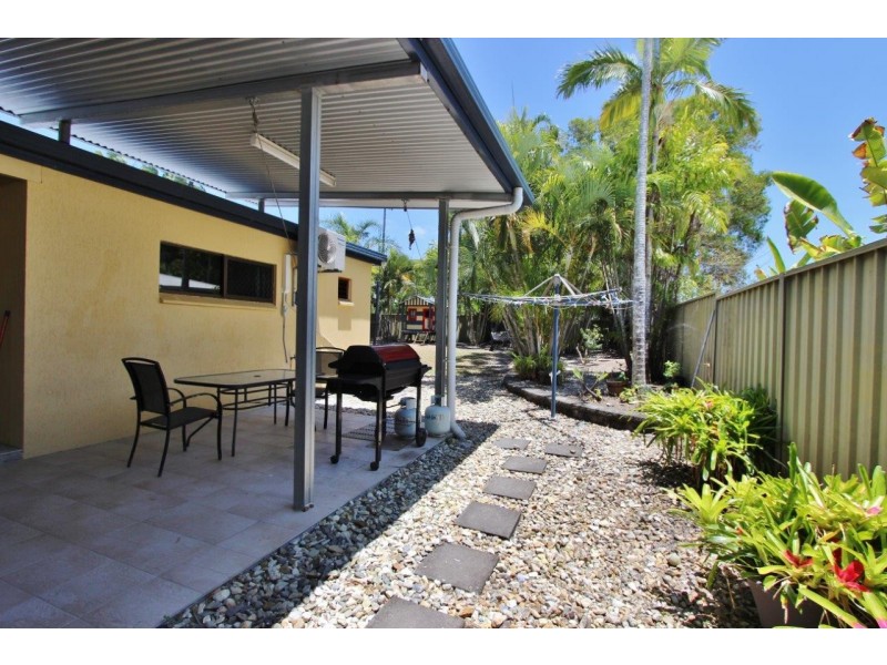 8 Baines Street, Clifton Beach QLD 4879