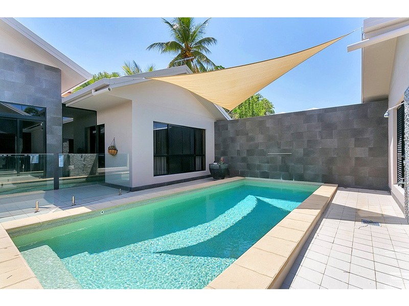 Trinity Beach QLD 4879