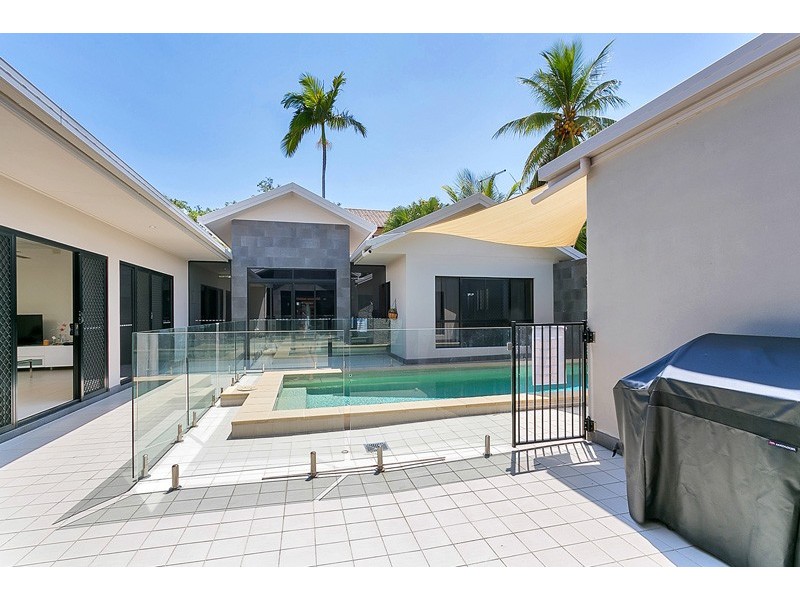 Trinity Beach QLD 4879