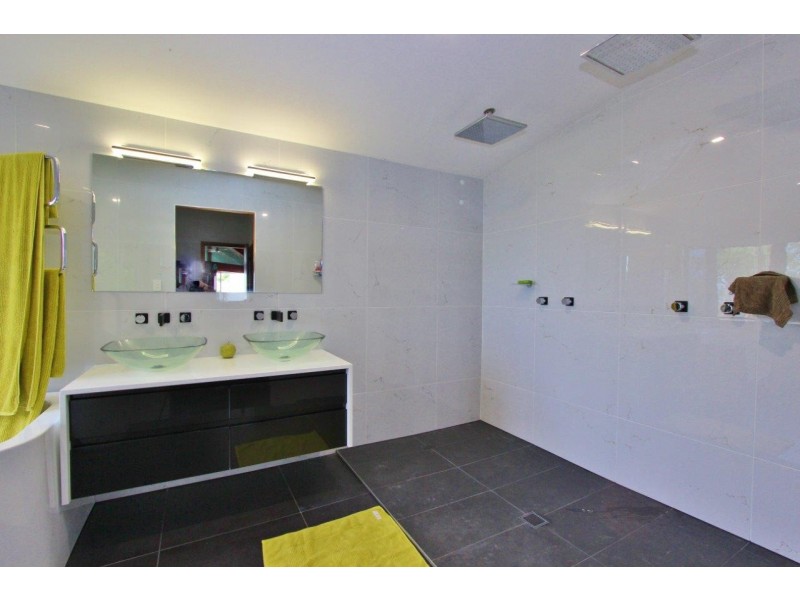 5 Tari Place, Trinity Beach QLD 4879