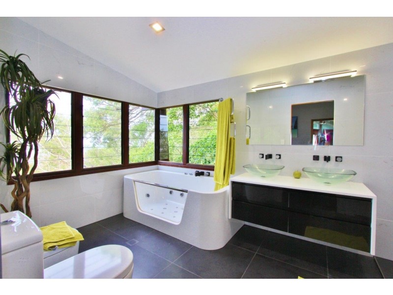 5 Tari Place, Trinity Beach QLD 4879
