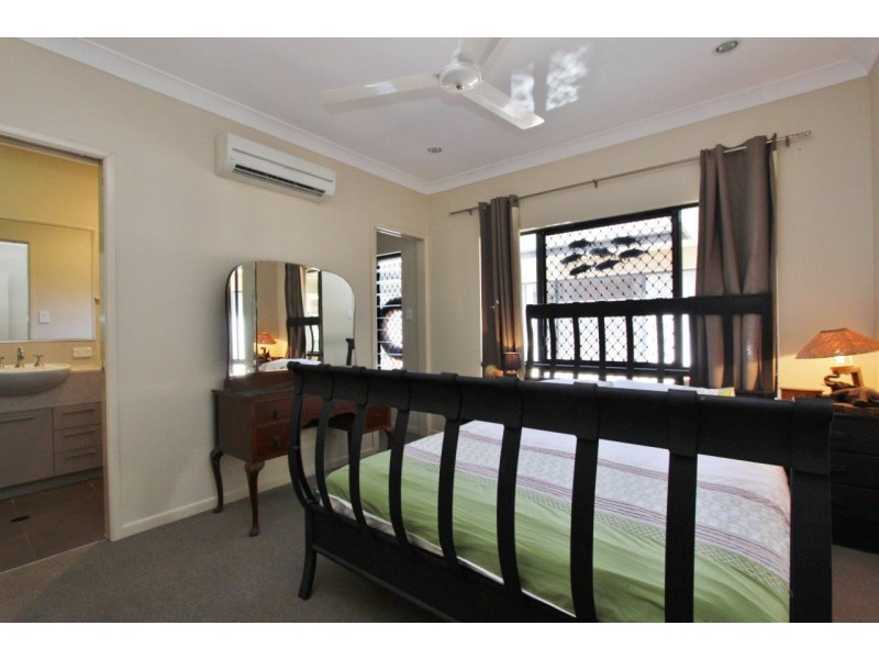 Palm Cove QLD 4879