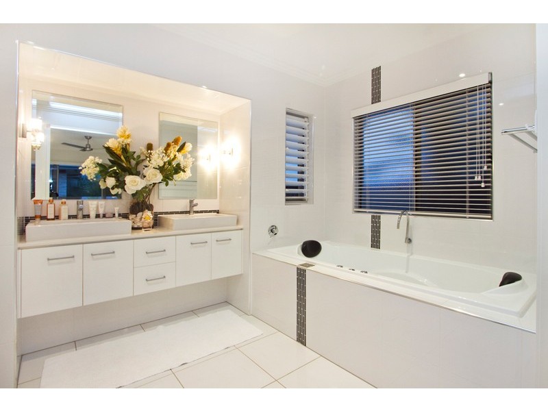 Trinity Beach QLD 4879