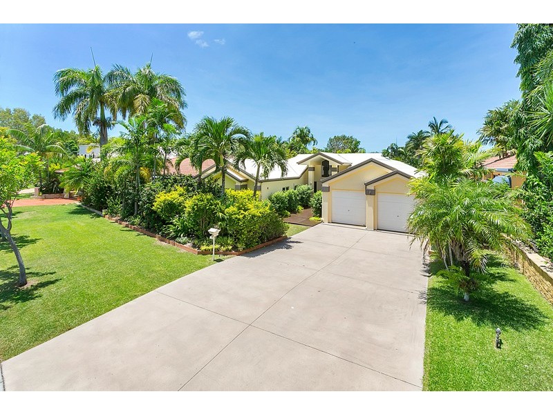 18 Trivia Street, Palm Cove QLD 4879