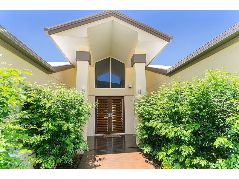 18 Trivia Street, Palm Cove QLD 4879