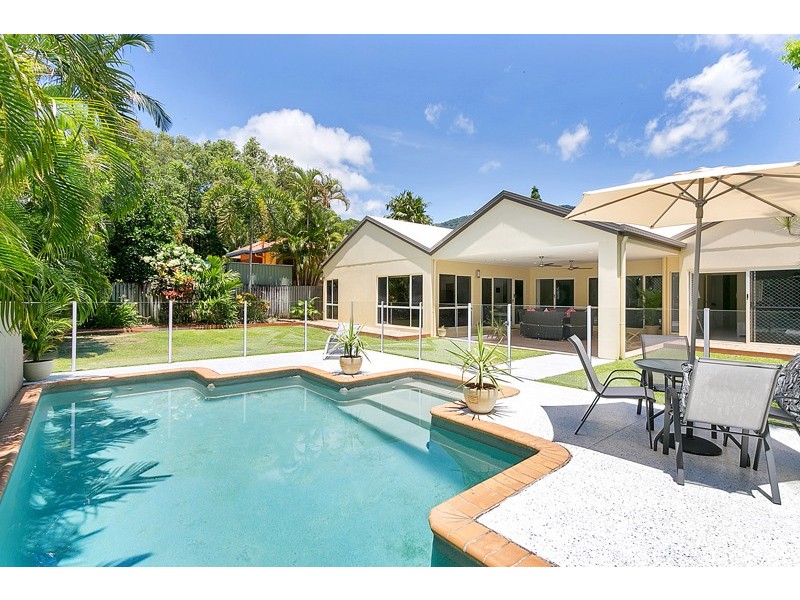 18 Trivia Street, Palm Cove QLD 4879