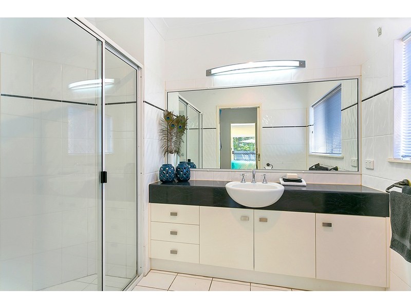 18 Trivia Street, Palm Cove QLD 4879