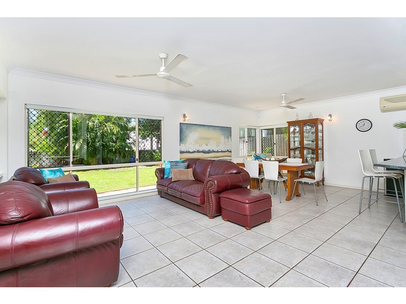 18 Trivia Street, Palm Cove QLD 4879