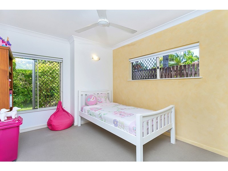 18 Trivia Street, Palm Cove QLD 4879