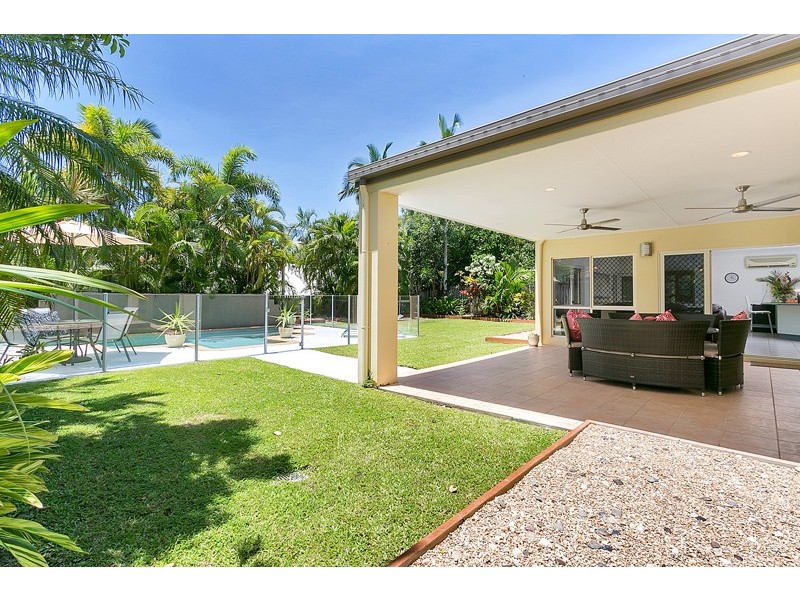 18 Trivia Street, Palm Cove QLD 4879