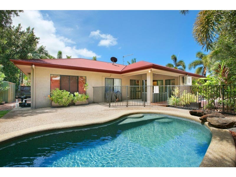 Clifton Beach QLD 4879