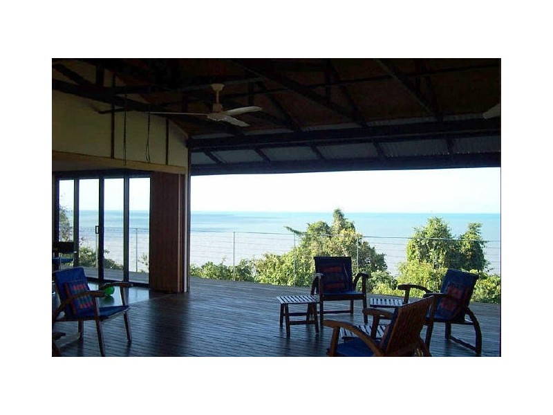 25 Tari Place, Trinity Beach QLD 4879