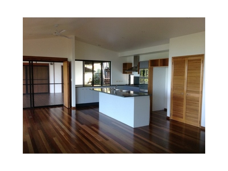 25 Tari Place, Trinity Beach QLD 4879