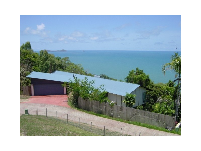 25 Tari Place, Trinity Beach QLD 4879