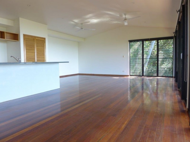 25 Tari Place, Trinity Beach QLD 4879