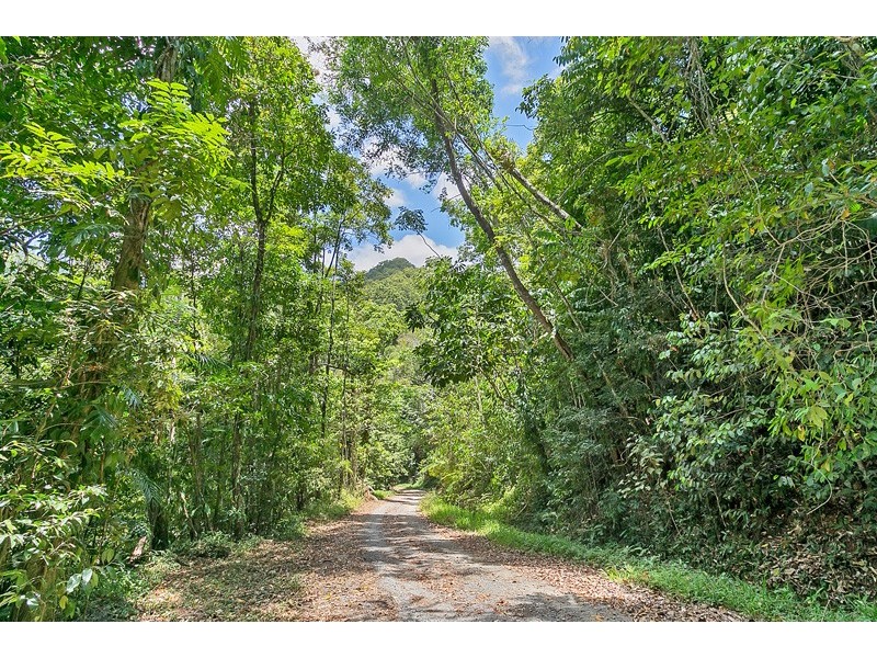 139-143 Stanton Road, Smithfield QLD 4878