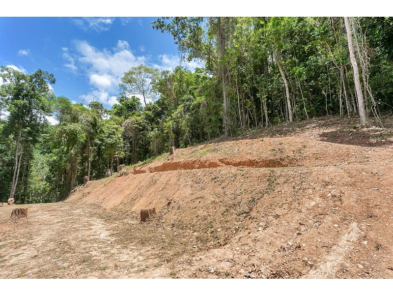 139-143 Stanton Road, Smithfield QLD 4878