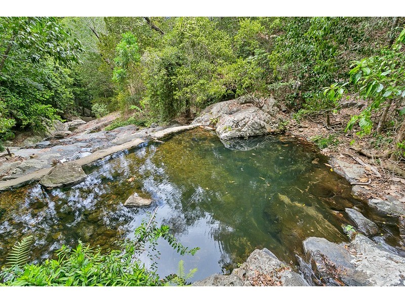 139-143 Stanton Road, Smithfield QLD 4878