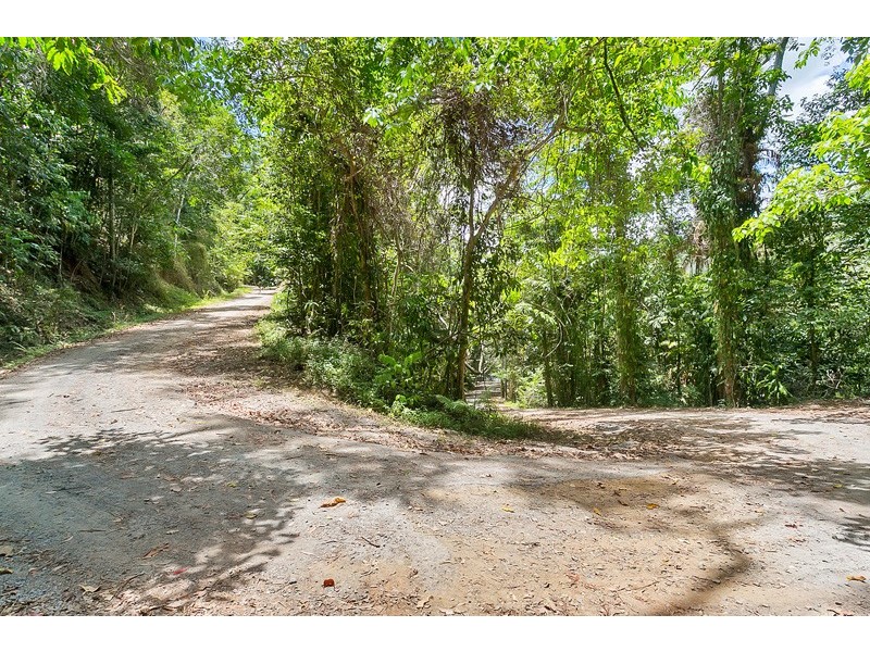 139-143 Stanton Road, Smithfield QLD 4878