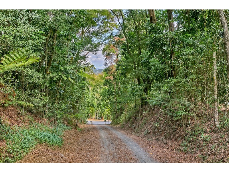 139-143 Stanton Road, Smithfield QLD 4878