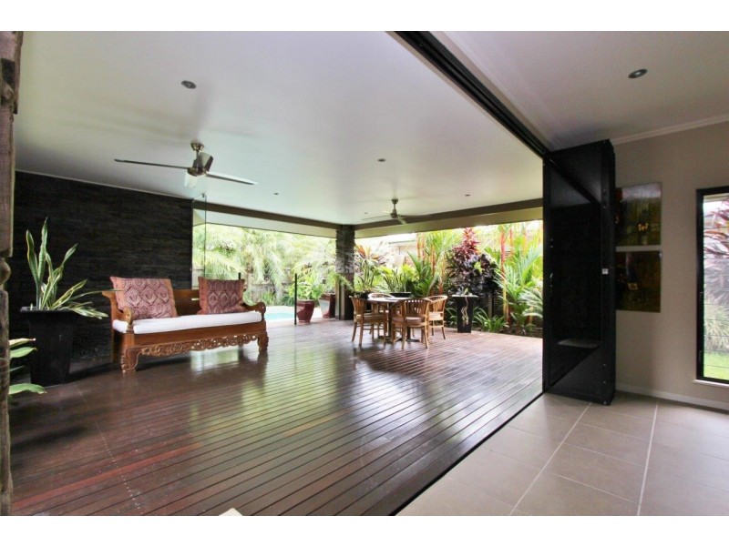 4 Pambula Close, Kewarra Beach QLD 4879