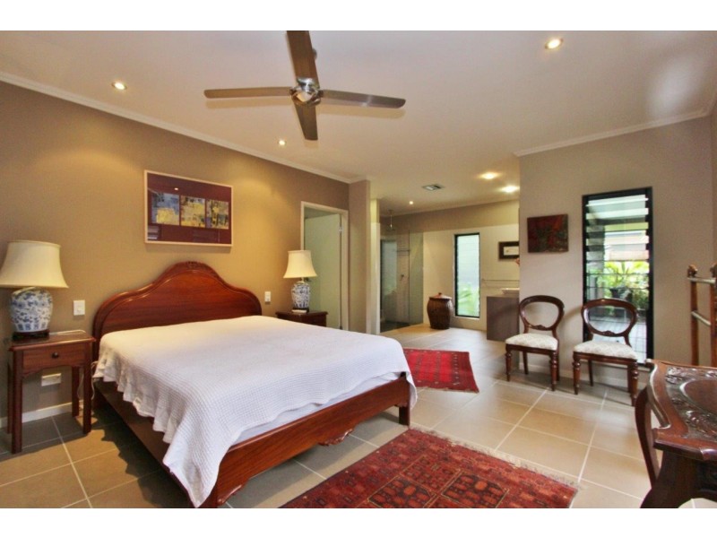 4 Pambula Close, Kewarra Beach QLD 4879