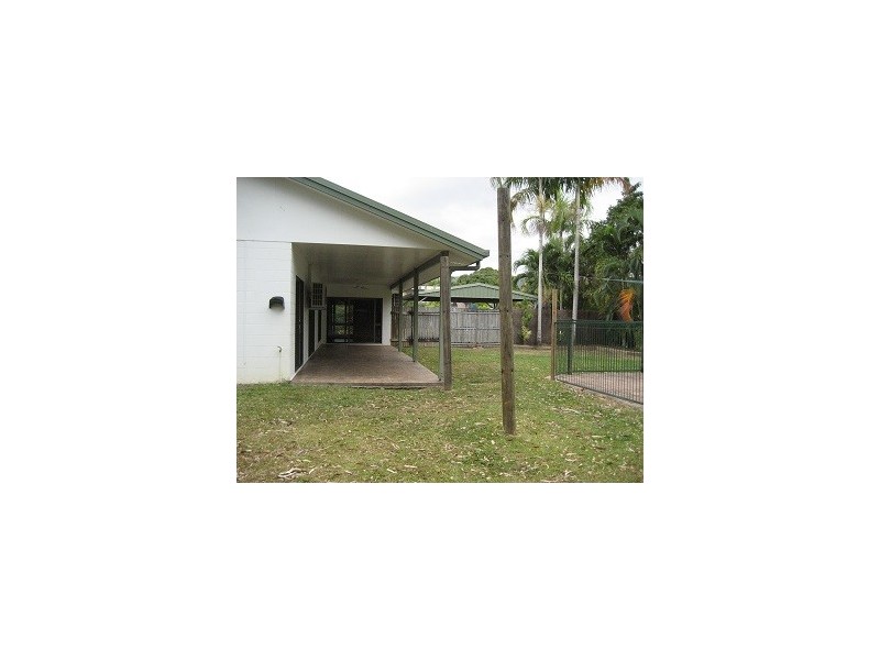 25 Rabaul Street, Trinity Beach QLD 4879