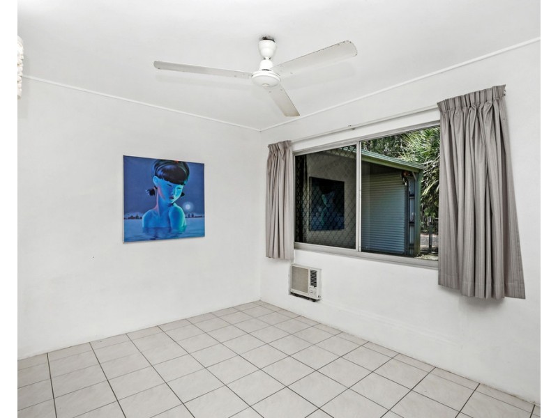 2/2 Granadilla Street, Holloways Beach QLD 4878