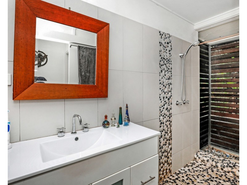 2/2 Granadilla Street, Holloways Beach QLD 4878