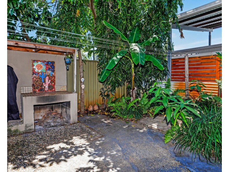 2/2 Granadilla Street, Holloways Beach QLD 4878