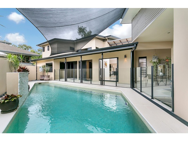 11 Sennfeld Close, Palm Cove QLD 4879