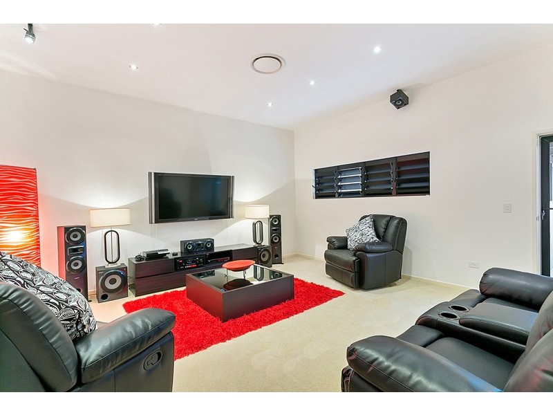 11 Sennfeld Close, Palm Cove QLD 4879
