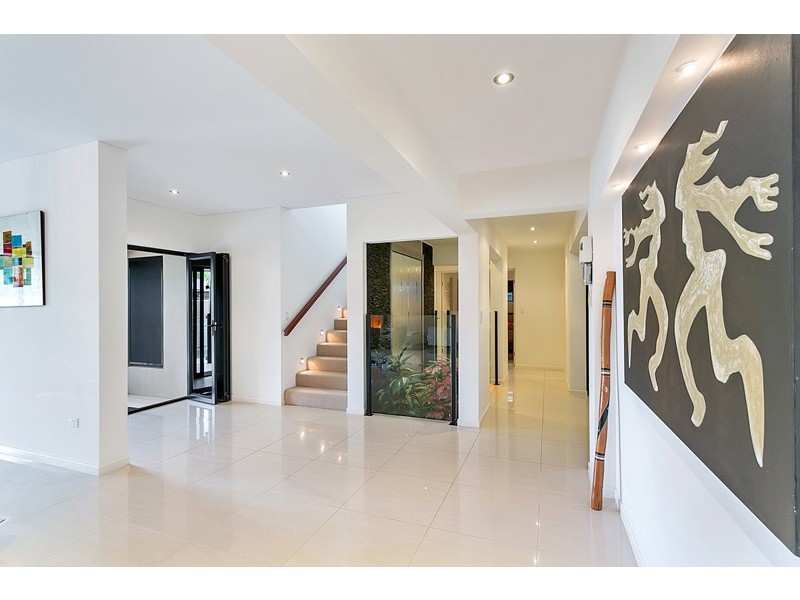 11 Sennfeld Close, Palm Cove QLD 4879