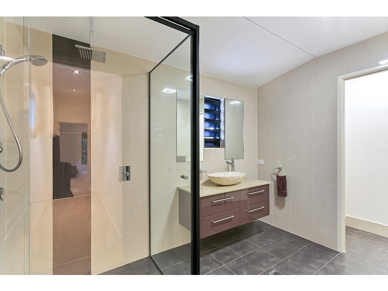 11 Sennfeld Close, Palm Cove QLD 4879