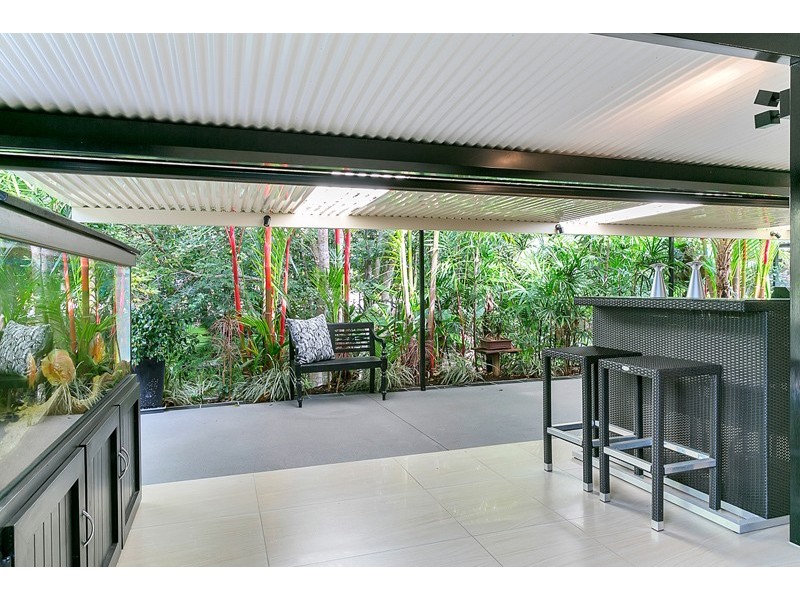 11 Sennfeld Close, Palm Cove QLD 4879